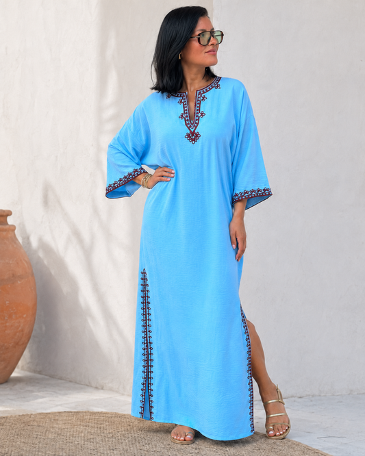 Djeba Zayna en lin bleu à sfifa bordeaux, manches 3/4 amples