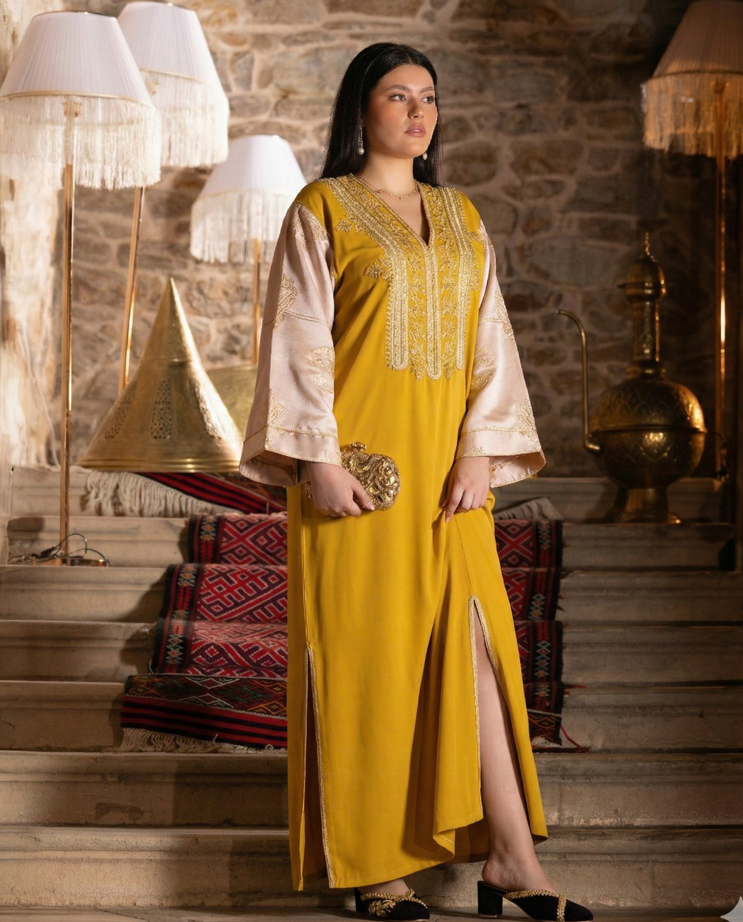 Djeba LAYALI – Fetla dorée perlée & Coupe fluide | Collection Ramadan 2026