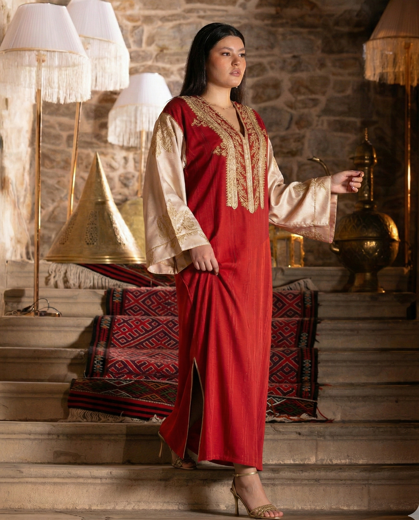Djeba LAYALI – Fetla dorée perlée & Coupe fluide | Collection Ramadan 2026